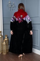جلابية مخمل بفخامة اللون الاسود والاحمر وتطريز مور...