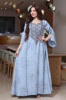 جلابية بتطريز شك يودي في الصدر