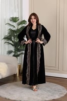 جلابية مخمل قطعتين بكلفة مطرزة في الامام والخلف