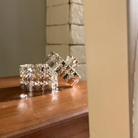 علبة حديد اصدار قديم