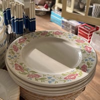 مجموعة من 4 صحون صناعة ايطالية فنتج