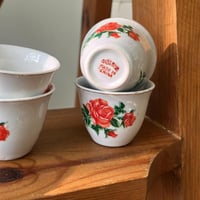 فنجال مورد اصدار قديم | ختم صيني احمر