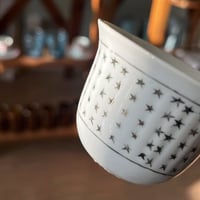 درزن فناجيل عتيقة | ختم صيني أحمر