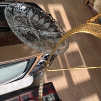 صحن تقديم فنتج بقاعدة متحركة