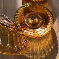 نص درزن صحون لون الكهرمان صناعة اندونيسية فنتج