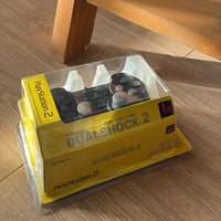 يد " بلاستيشن 2 “ اصدار اصلي قديم