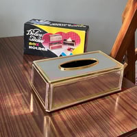 علبة منديل " فضي " صناعة تايوان اصدار قديم