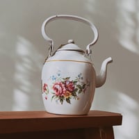 ابريق يوغسلافي عتيق