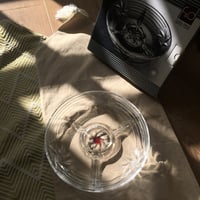 صحن مقسّم من الكرستال