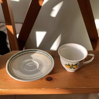 ‎فنجان قهوة نمط "ليمنسيلو" (Lemoncello) المصنوع من...