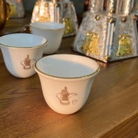 فنجال عتيق | يحمل شعار الدلة