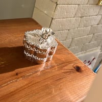 علبة حديد اصدار قديم