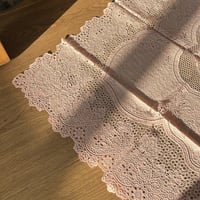 مفرش طاولة ، فنتج