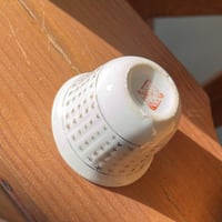 درزن فناجيل عتيقة | ختم صيني أحمر