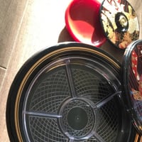 صحن بلاستيك مقسم اصدار قديم مخزن