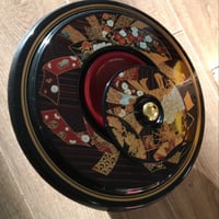 صحن بلاستيك مقسم اصدار قديم مخزن