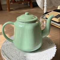 ابريق غضار عتيق | بختم نادر