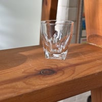 نص درزن فناجين صغيرة