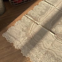 مفرش طاولة ، فنتج