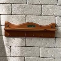 رف جداري عتيق من السبعينات