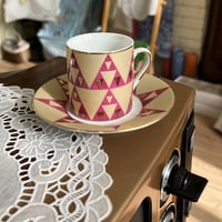 كوب فنتج بنقش هندسي صناعة الصين .