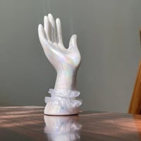 تحفة خزف فنتج مزيّنه بقماش