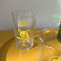 قلاص فنتج لمشروب غازي قديم يسمى "Kitty Kola"