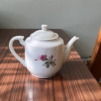 إبريق فنتج | ختم صيني أحمر