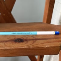 قلم رصاص صناعة يابانية فنتج