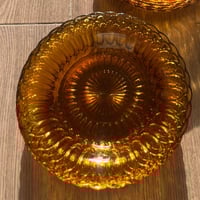 نص درزن صحون لون الكهرمان صناعة اندونيسية فنتج