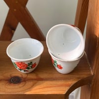 فنجال مورد اصدار قديم | ختم صيني احمر