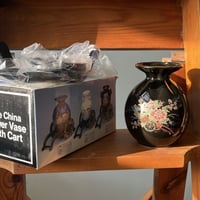 مزهرية فاخرة اصدار عتيق