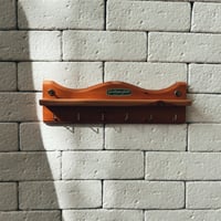 رف جداري عتيق من السبعينات