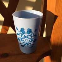 كاس بلاستيك عتيق