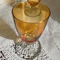 قلاص فنتج لون العنبر