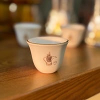 فنجال عتيق | يحمل شعار الدلة