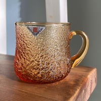 كوب زجاجي ياباني فنتج – لون كهرماني من Kamei Glass...