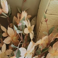 غصن ورد صناعي