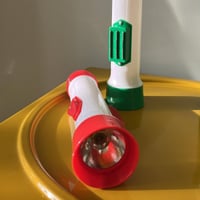 ‎مصباح يدوي (كشاف) اصدار قديم ‎من نوع "Magnalite"