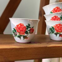 فنجال مورد اصدار قديم | ختم صيني احمر