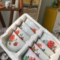 فنجال مورد اصدار قديم | ختم صيني احمر