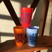 كاس بلاستيك عتيق