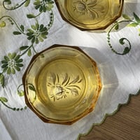 صحن ياباني فنتج ونادر من لون الكهرمان