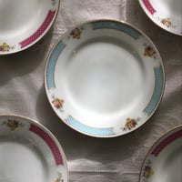 Porcelain plate صحن عتيق بتوريد جميل