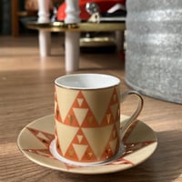 كوب فنتج بنقش هندسي