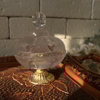 كريستال أصلي ، و اصدار عتيق بقاعدة من النحاس ، صنا...