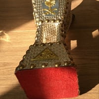 مبخر فنتج (يحمل شعار سيفين ونخلة )