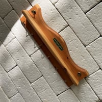 رف جداري عتيق من السبعينات