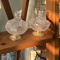 كريستال أصلي ، و اصدار عتيق بقاعدة من النحاس ، صنا...