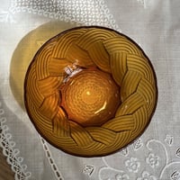 بادية فنتج لون العنبر